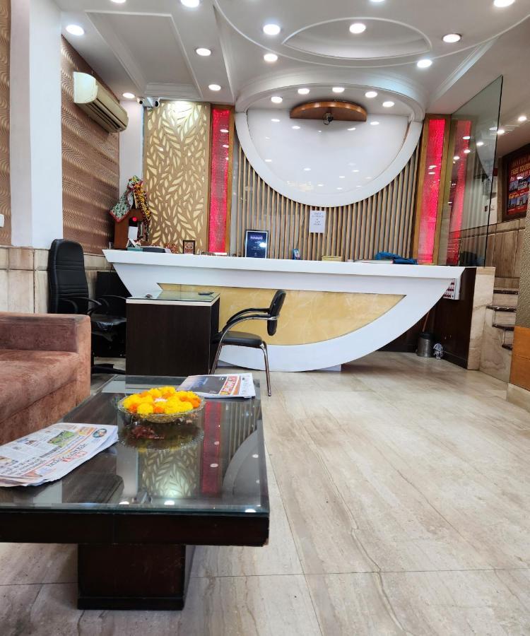 Capital O 6408 Hotel Delhi Heart Neu-Delhi Exterior foto