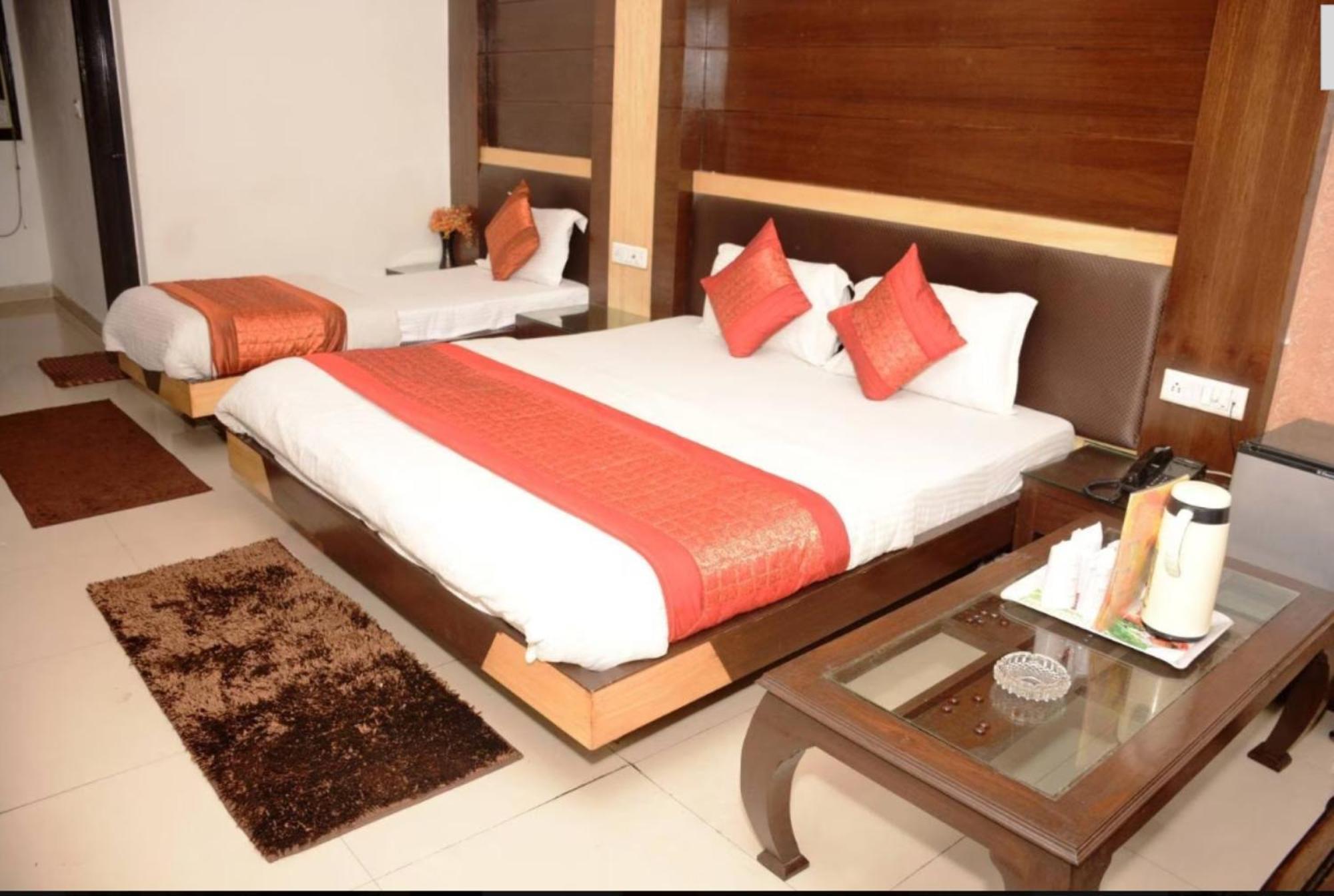 Capital O 6408 Hotel Delhi Heart Neu-Delhi Exterior foto
