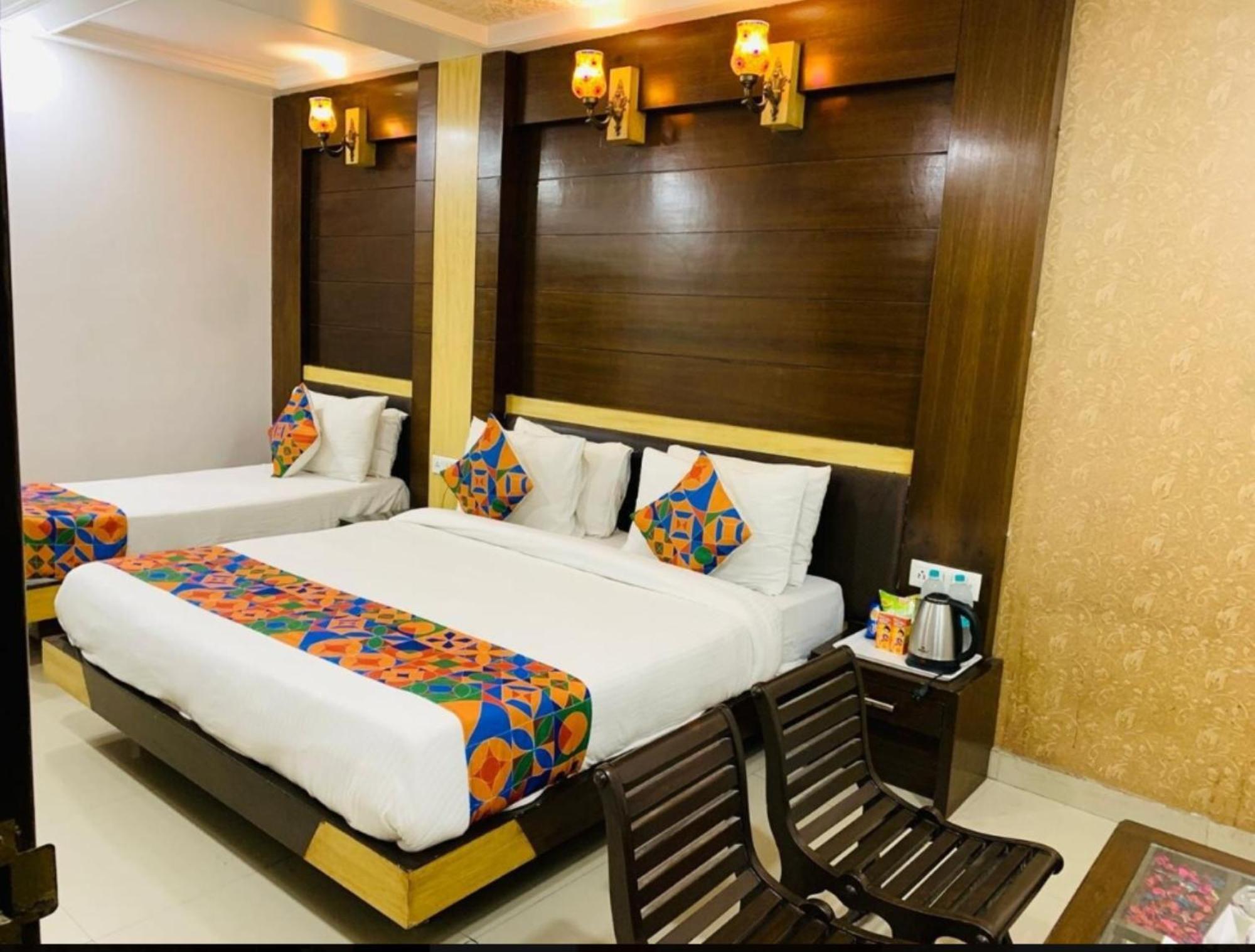 Capital O 6408 Hotel Delhi Heart Neu-Delhi Exterior foto