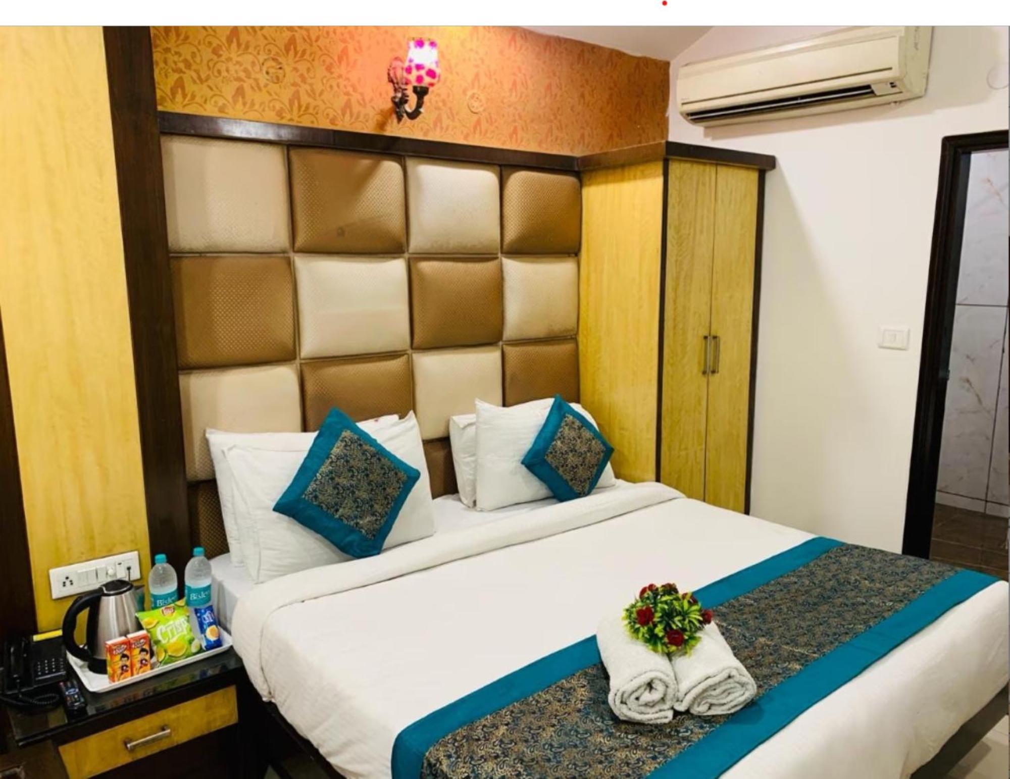 Capital O 6408 Hotel Delhi Heart Neu-Delhi Exterior foto