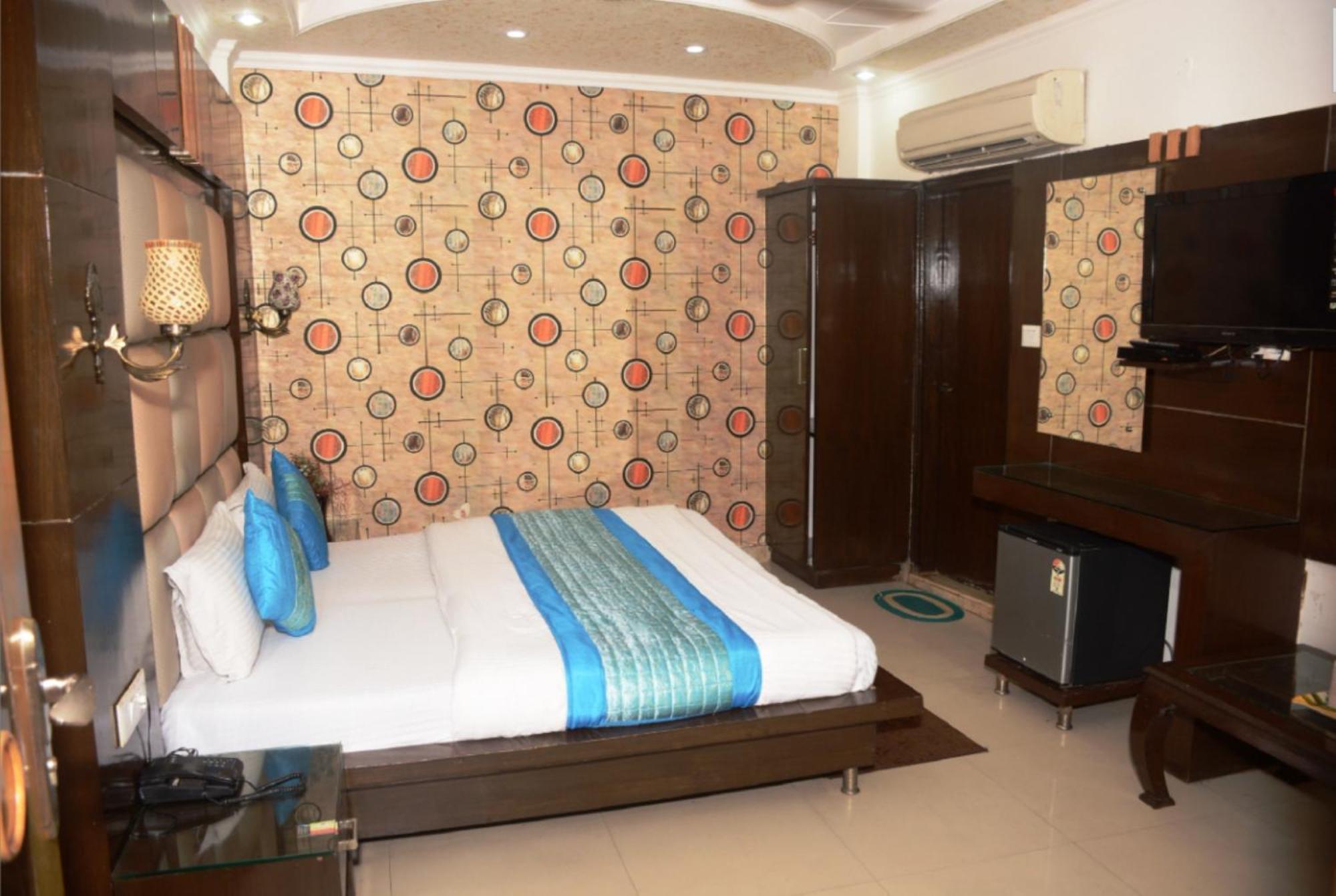 Capital O 6408 Hotel Delhi Heart Neu-Delhi Exterior foto