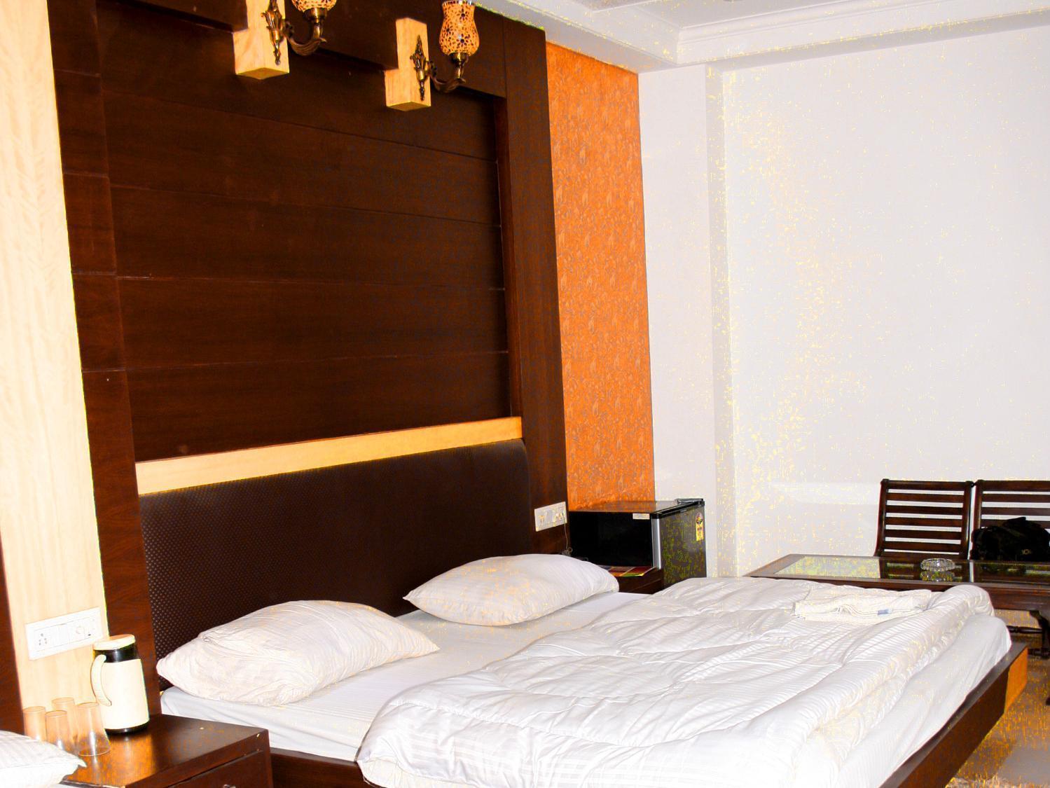 Capital O 6408 Hotel Delhi Heart Neu-Delhi Exterior foto