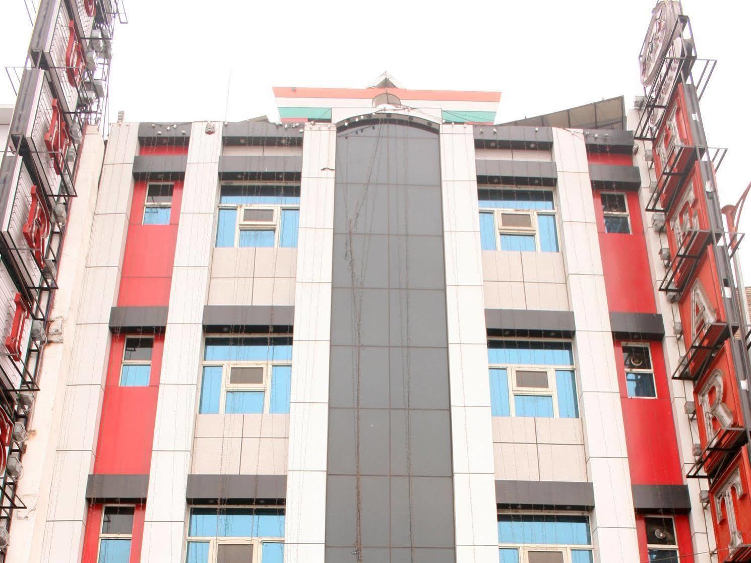 Capital O 6408 Hotel Delhi Heart Neu-Delhi Exterior foto