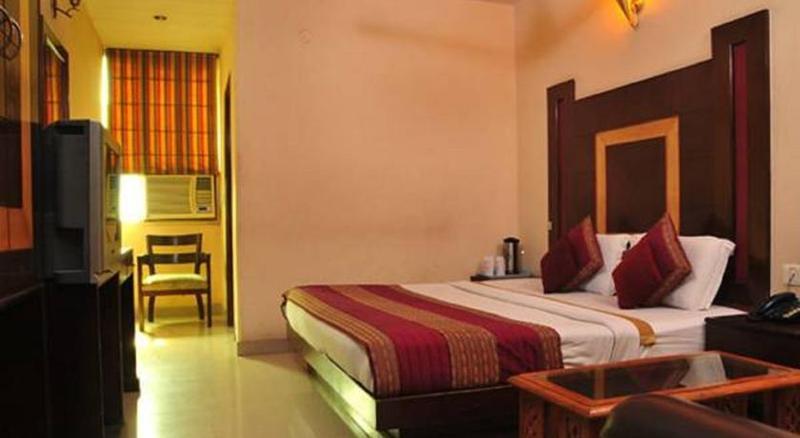 Capital O 6408 Hotel Delhi Heart Neu-Delhi Exterior foto