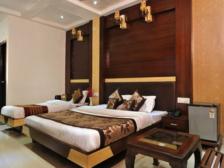 Capital O 6408 Hotel Delhi Heart Neu-Delhi Exterior foto